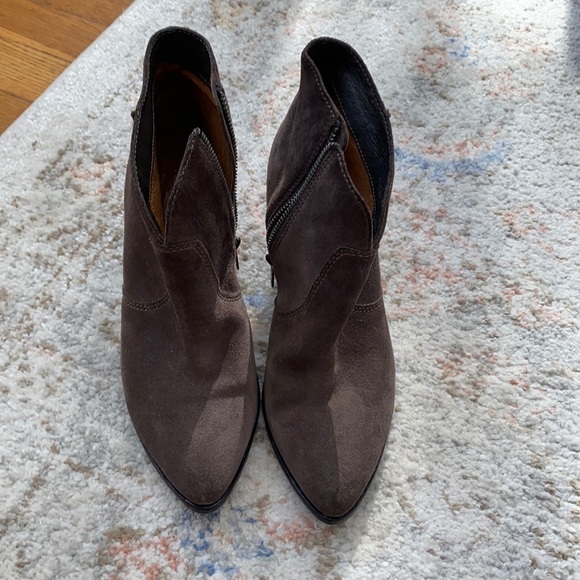 Frye - Picture 1 of 6